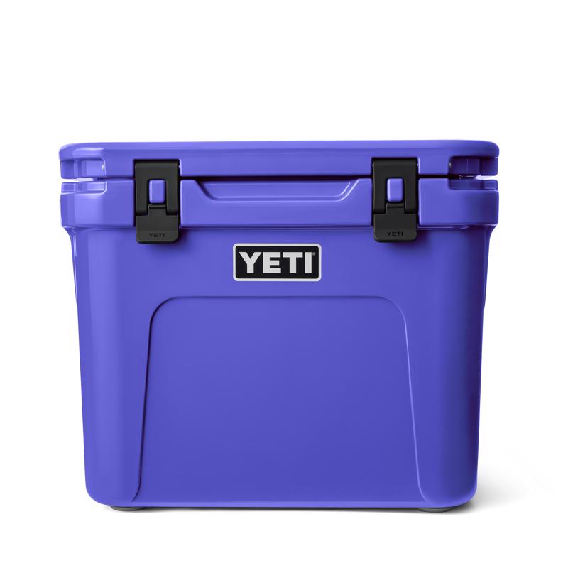 YETI Roadie 32 Ultramarine Violet 32 qt Roller Cooler